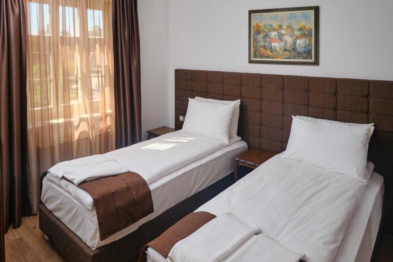 Hotel Splendid Pleven Exterior photo