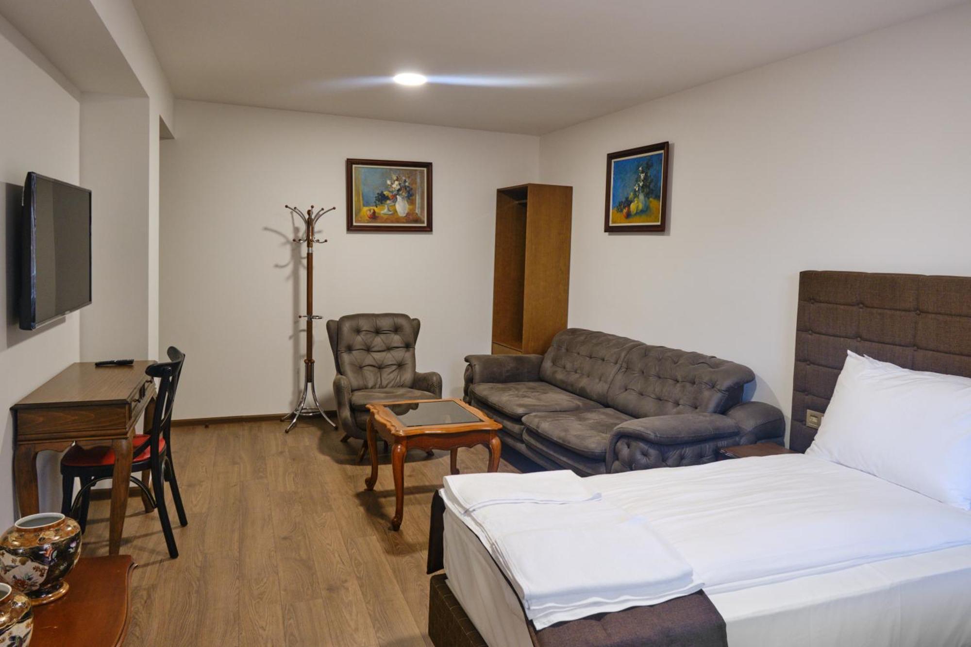 Hotel Splendid Pleven Exterior photo